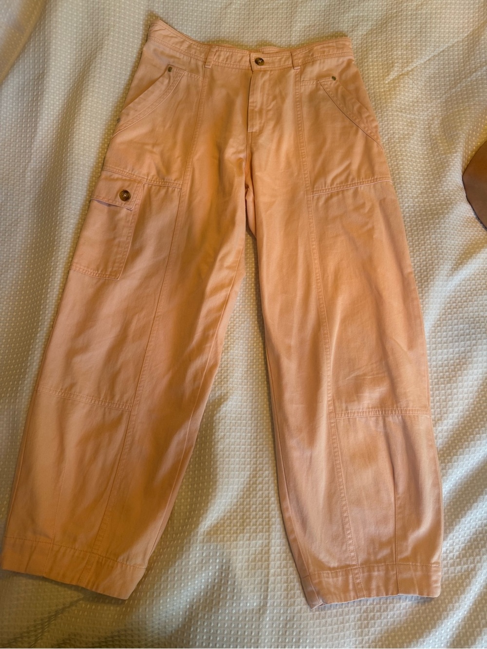 Anthropologie women’s light pink Cargo capris